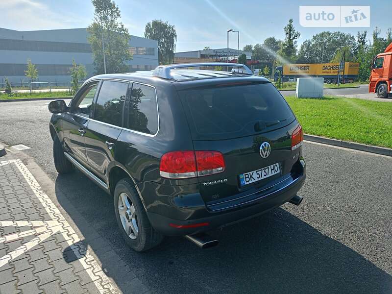 Внедорожник / Кроссовер Volkswagen Touareg 2005 в Ровно