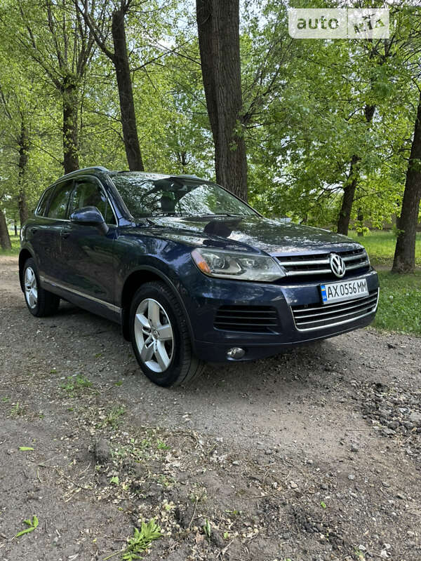 Позашляховик / Кросовер Volkswagen Touareg 2012 в Харкові