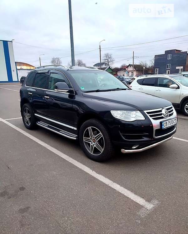 Позашляховик / Кросовер Volkswagen Touareg 2008 в Мені