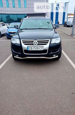 Позашляховик / Кросовер Volkswagen Touareg 2008 в Мені