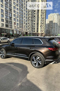 Внедорожник / Кроссовер Volkswagen Touareg 2023 в Киеве