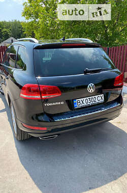 Внедорожник / Кроссовер Volkswagen Touareg 2012 в Хмельницком