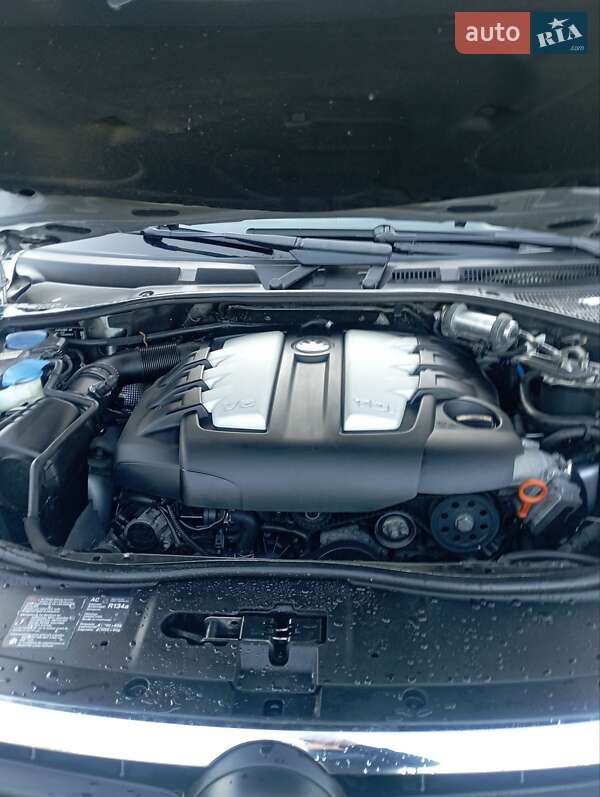 Внедорожник / Кроссовер Volkswagen Touareg 2008 в Киеве