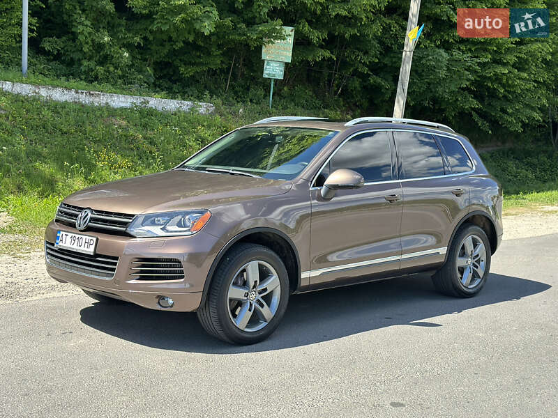 Позашляховик / Кросовер Volkswagen Touareg 2013 в Івано-Франківську