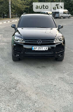 Позашляховик / Кросовер Volkswagen Touareg 2013 в Запоріжжі