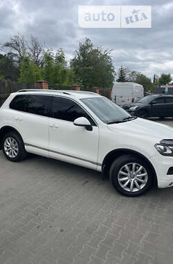 Внедорожник / Кроссовер Volkswagen Touareg 2011 в Киеве