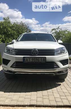 Внедорожник / Кроссовер Volkswagen Touareg 2015 в Ивано-Франковске