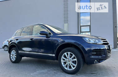 Внедорожник / Кроссовер Volkswagen Touareg 2011 в Ровно