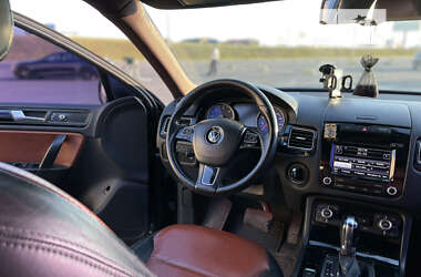 Внедорожник / Кроссовер Volkswagen Touareg 2013 в Львове