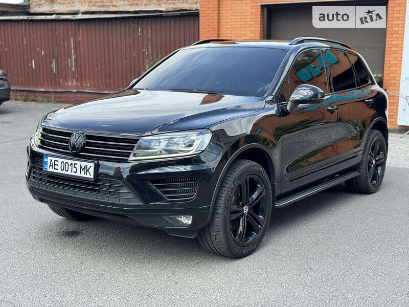 Внедорожник / Кроссовер Volkswagen Touareg 2017 в Днепре