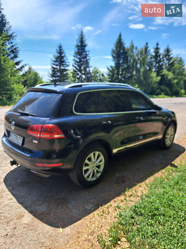 Позашляховик / Кросовер Volkswagen Touareg 2011 в Городенці