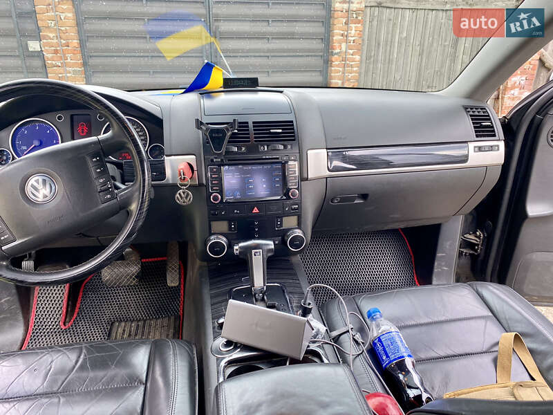 Позашляховик / Кросовер Volkswagen Touareg 2006 в Харкові