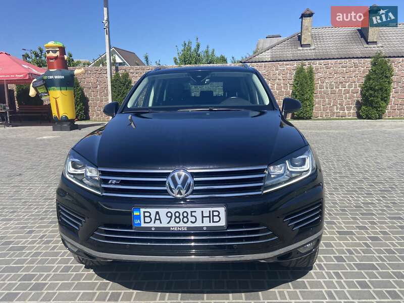 Внедорожник / Кроссовер Volkswagen Touareg 2017 в Кропивницком