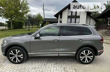 Позашляховик / Кросовер Volkswagen Touareg 2017 в Чернівцях