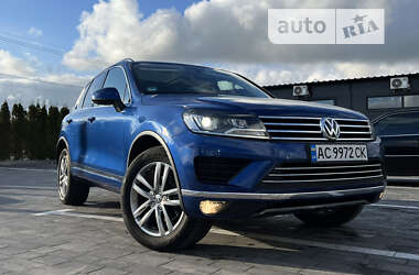 Внедорожник / Кроссовер Volkswagen Touareg 2015 в Луцке