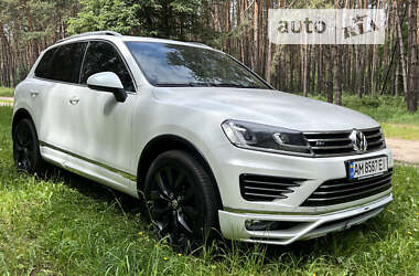 Внедорожник / Кроссовер Volkswagen Touareg 2015 в Бердичеве