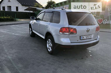 Внедорожник / Кроссовер Volkswagen Touareg 2006 в Вараше