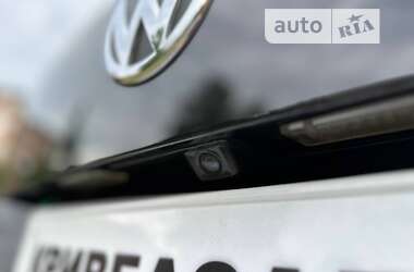 Внедорожник / Кроссовер Volkswagen Touareg 2012 в Кривом Роге