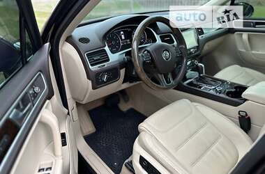 Внедорожник / Кроссовер Volkswagen Touareg 2012 в Кривом Роге