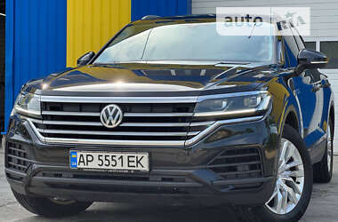 Позашляховик / Кросовер Volkswagen Touareg 2018 в Запоріжжі