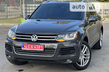 Внедорожник / Кроссовер Volkswagen Touareg 2012 в Лубнах