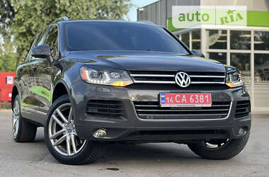 Внедорожник / Кроссовер Volkswagen Touareg 2012 в Лубнах