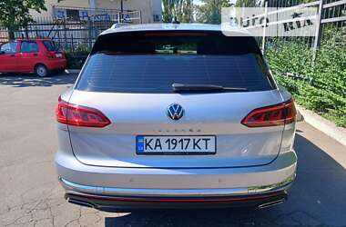 Позашляховик / Кросовер Volkswagen Touareg 2020 в Києві