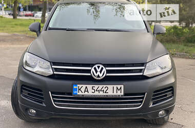 Внедорожник / Кроссовер Volkswagen Touareg 2012 в Киеве