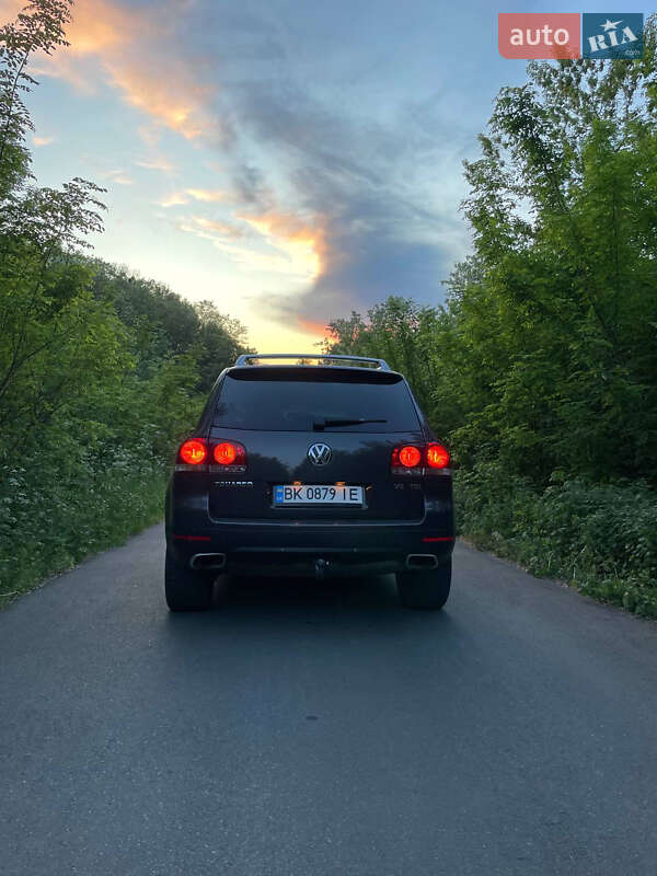 Позашляховик / Кросовер Volkswagen Touareg 2008 в Прилуках