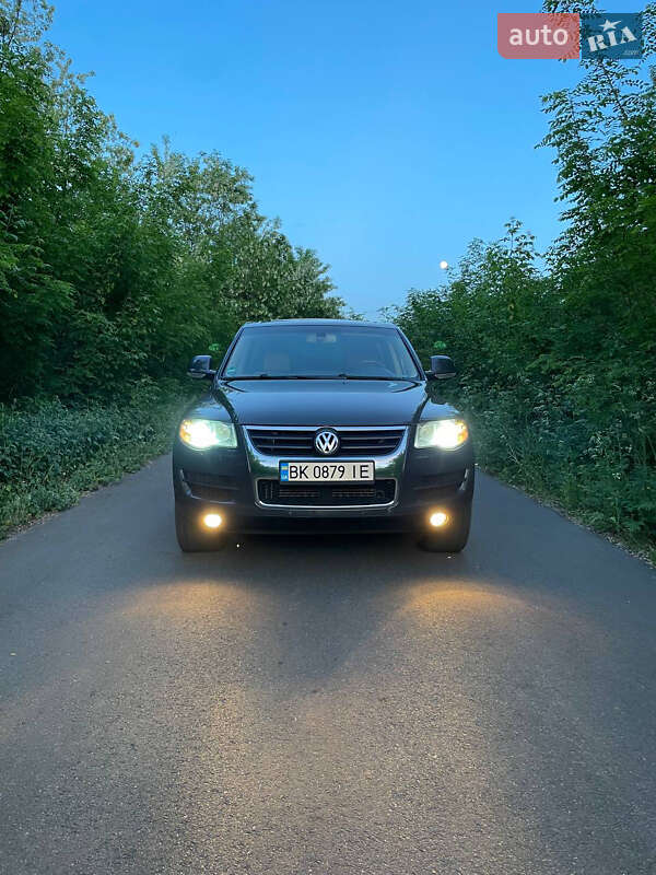 Позашляховик / Кросовер Volkswagen Touareg 2008 в Прилуках