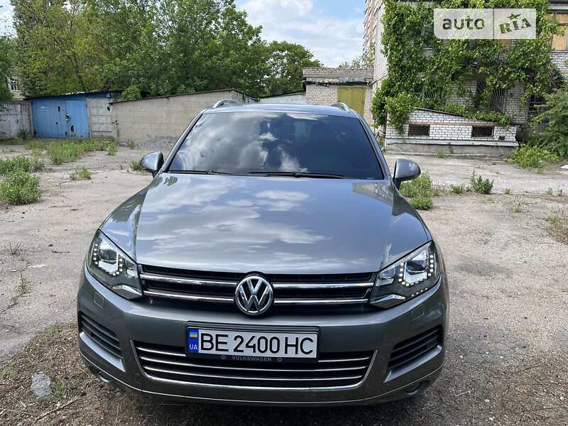 Позашляховик / Кросовер Volkswagen Touareg 2011 в Миколаєві