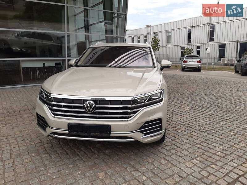 Внедорожник / Кроссовер Volkswagen Touareg 2022 в Днепре