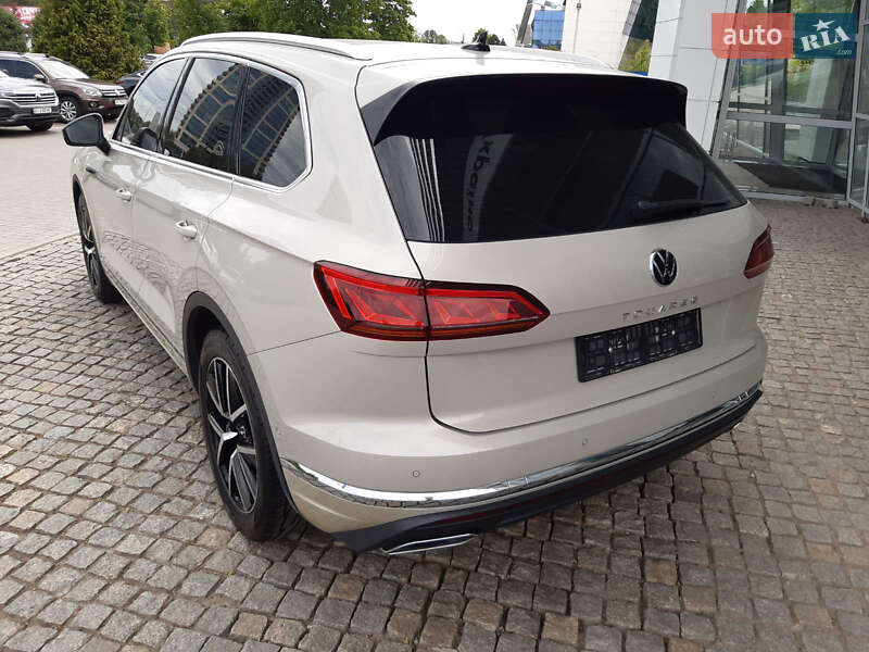 Внедорожник / Кроссовер Volkswagen Touareg 2022 в Днепре