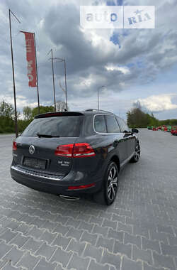 Внедорожник / Кроссовер Volkswagen Touareg 2013 в Тернополе