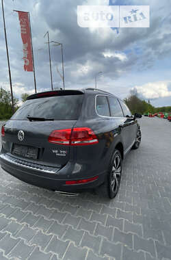 Внедорожник / Кроссовер Volkswagen Touareg 2013 в Тернополе