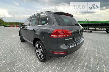 Внедорожник / Кроссовер Volkswagen Touareg 2013 в Тернополе