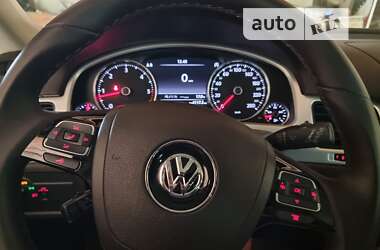 Позашляховик / Кросовер Volkswagen Touareg 2013 в Великому Березному