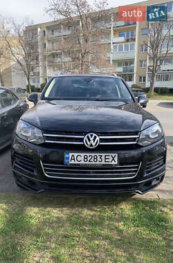 Внедорожник / Кроссовер Volkswagen Touareg 2013 в 