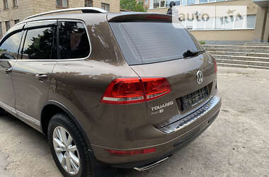 Позашляховик / Кросовер Volkswagen Touareg 2012 в Краснограді