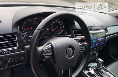 Позашляховик / Кросовер Volkswagen Touareg 2012 в Краснограді