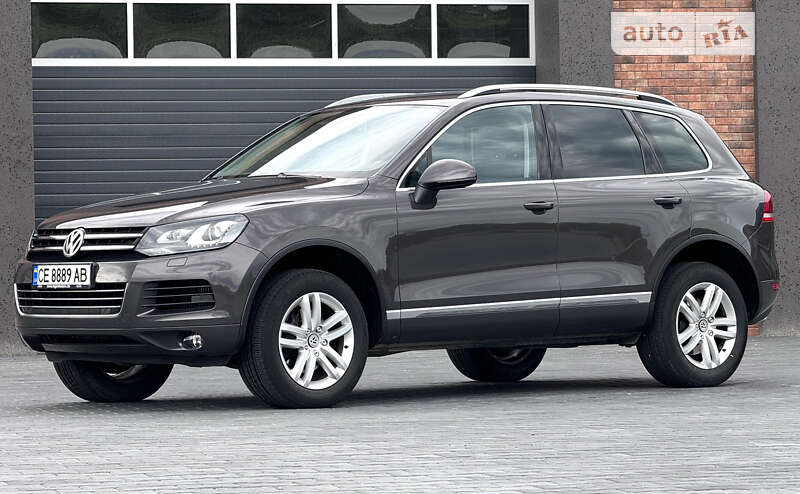 Позашляховик / Кросовер Volkswagen Touareg 2012 в Чернівцях