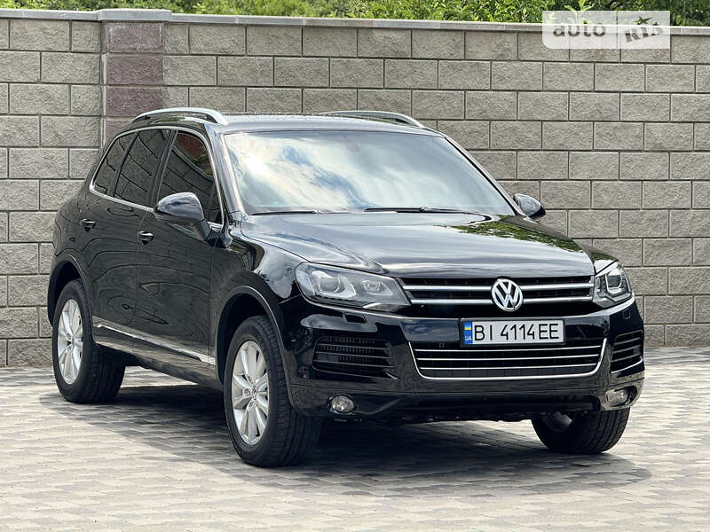 Внедорожник / Кроссовер Volkswagen Touareg 2012 в Гадяче