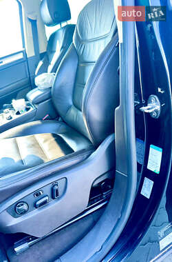 Внедорожник / Кроссовер Volkswagen Touareg 2013 в 