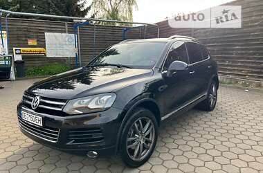 Внедорожник / Кроссовер Volkswagen Touareg 2011 в Черновцах