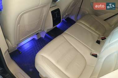 Позашляховик / Кросовер Volkswagen Touareg 2015 в Запоріжжі