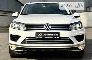 Внедорожник / Кроссовер Volkswagen Touareg 2015 в Киеве