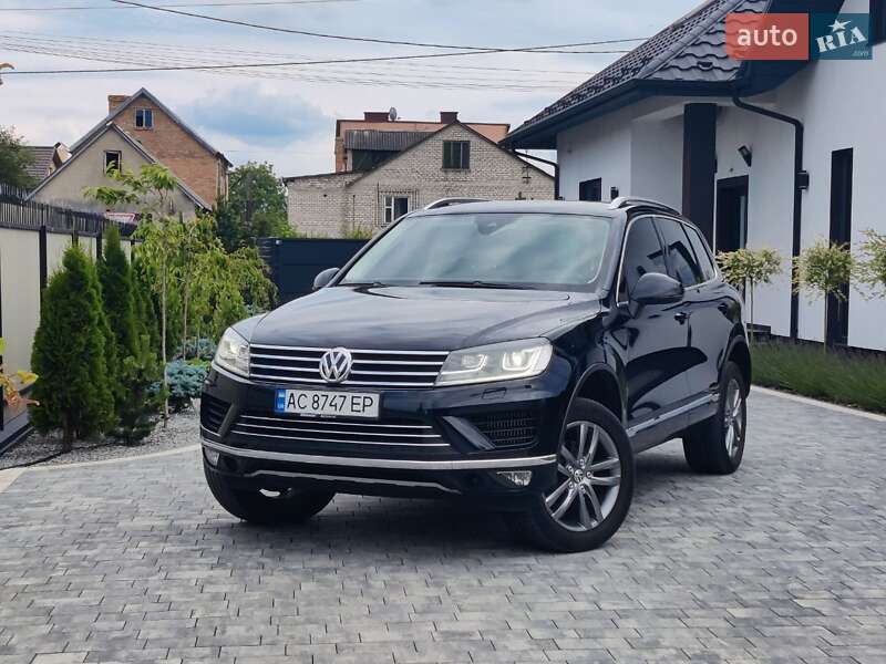 Позашляховик / Кросовер Volkswagen Touareg 2016 в Луцьку
