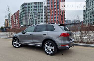 Позашляховик / Кросовер Volkswagen Touareg 2013 в Києві