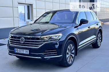 Позашляховик / Кросовер Volkswagen Touareg 2018 в Вінниці