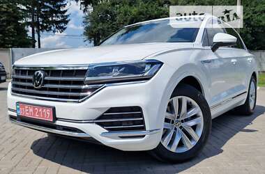 Позашляховик / Кросовер Volkswagen Touareg 2021 в Тернополі